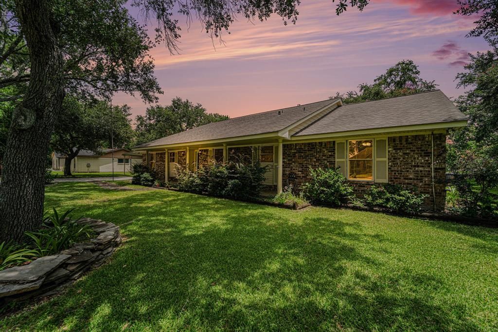 2505 Mary Avenue, Pearland, TX 77581