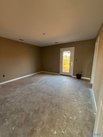 12592 Sommers Road, Athens, AL 35611