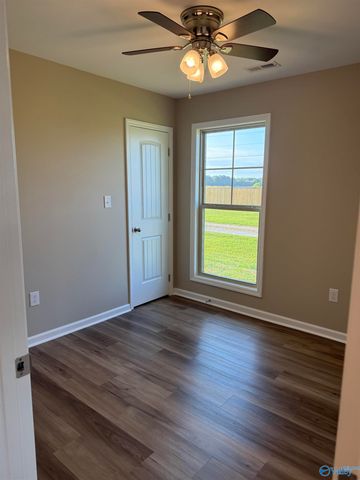 12592 Sommers Road, Athens, AL 35611