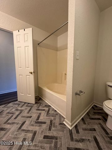 60 Rainbow Drive 9, Jacksonville, NC 28546