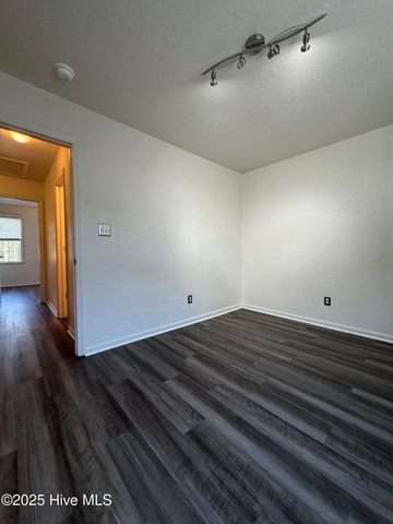 60 Rainbow Drive 9, Jacksonville, NC 28546