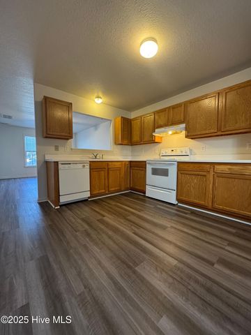60 Rainbow Drive 9, Jacksonville, NC 28546
