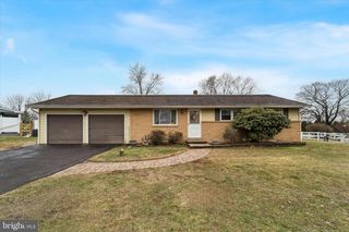 16 BETTY LN, Royersford, PA 19468