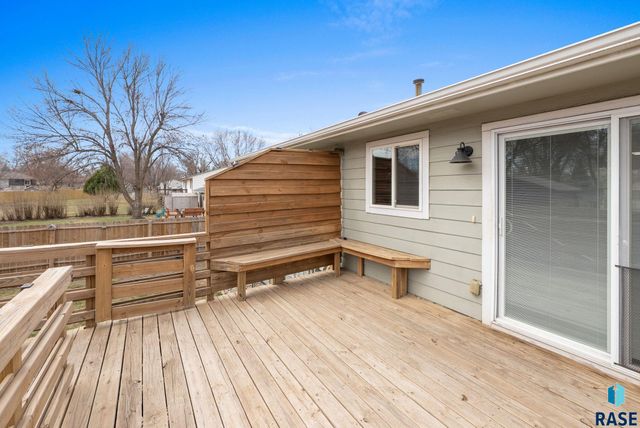 5901 W 58th St Street, Sioux Falls, SD 57106