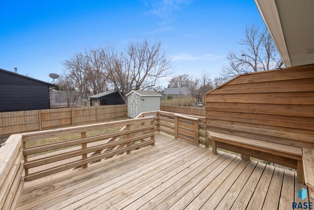 5901 W 58th St Street, Sioux Falls, SD 57106