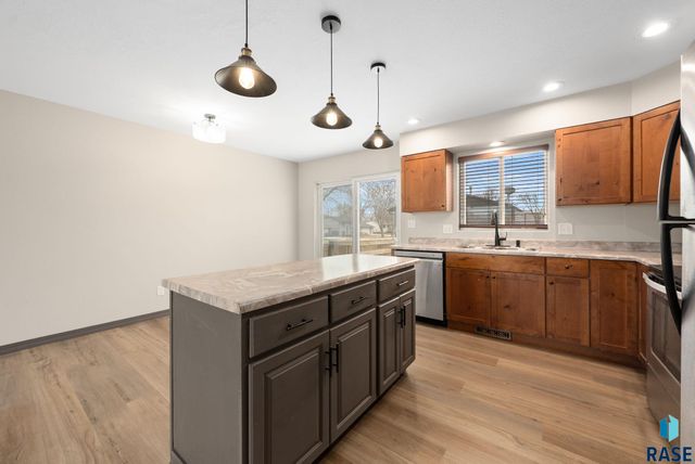 5901 W 58th St Street, Sioux Falls, SD 57106