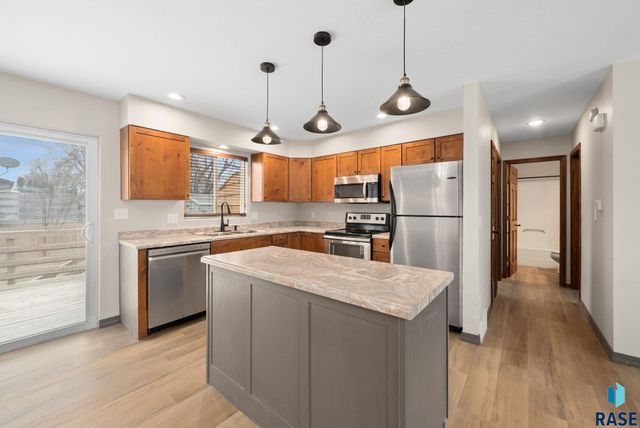 5901 W 58th St Street, Sioux Falls, SD 57106