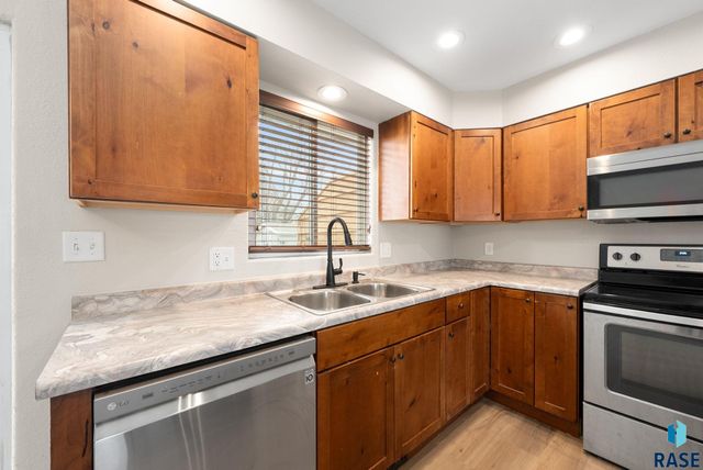 5901 W 58th St Street, Sioux Falls, SD 57106