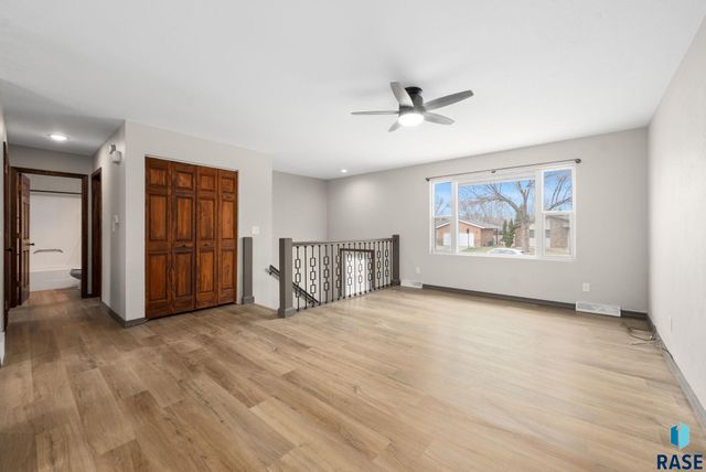 5901 W 58th St Street, Sioux Falls, SD 57106