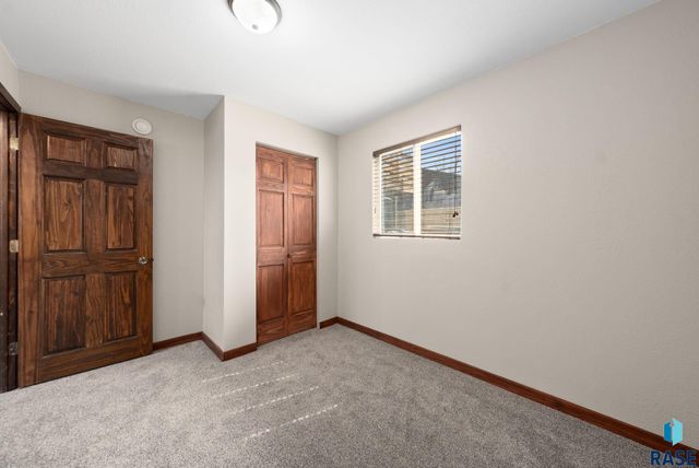 5901 W 58th St Street, Sioux Falls, SD 57106