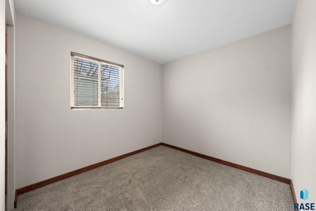 5901 W 58th St Street, Sioux Falls, SD 57106