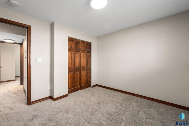 5901 W 58th St Street, Sioux Falls, SD 57106