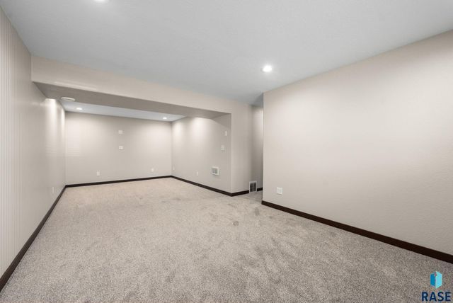 5901 W 58th St Street, Sioux Falls, SD 57106