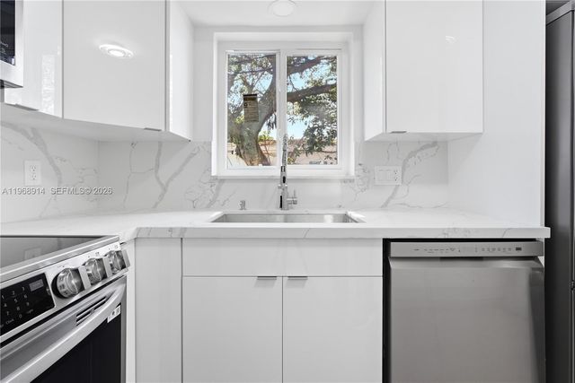 2856 N Funston St, Hollywood, FL 33020