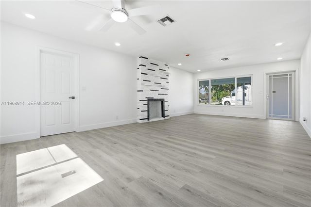 2856 N Funston St, Hollywood, FL 33020