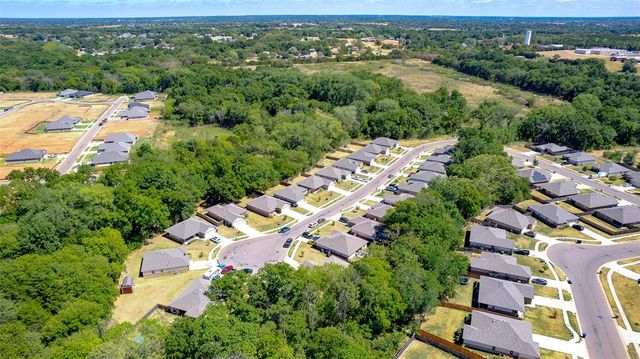 822 Highgarden Circle, Noble, OK 73068