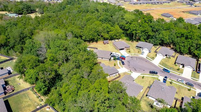 822 Highgarden Circle, Noble, OK 73068