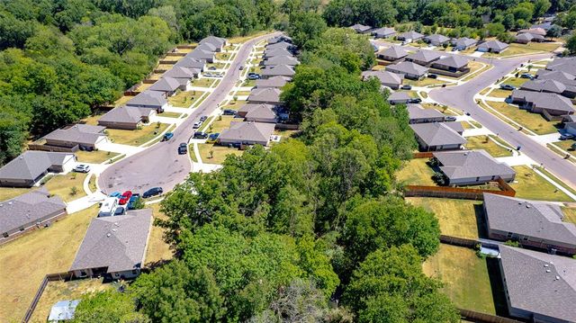 822 Highgarden Circle, Noble, OK 73068