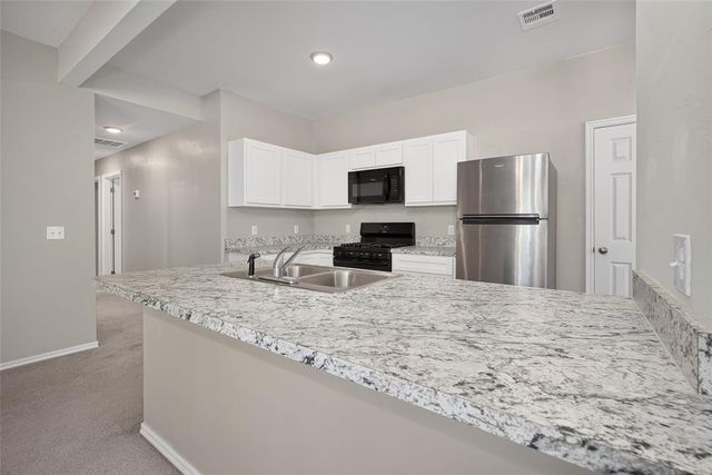 822 Highgarden Circle, Noble, OK 73068