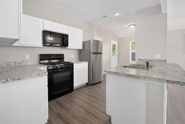 822 Highgarden Circle, Noble, OK 73068
