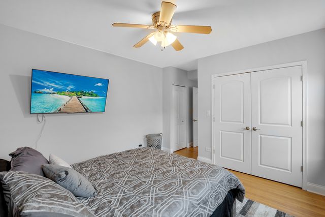7401 N Hoyne Avenue 3, Chicago, IL 60645
