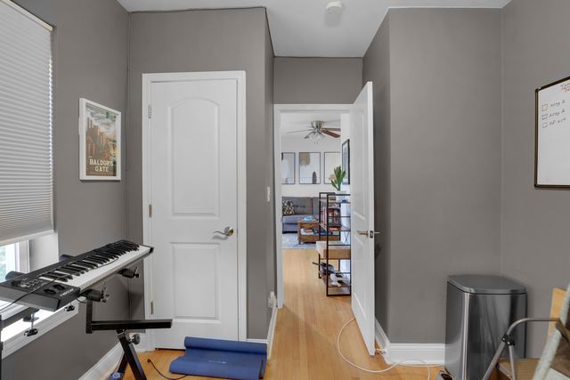 7401 N Hoyne Avenue 3, Chicago, IL 60645