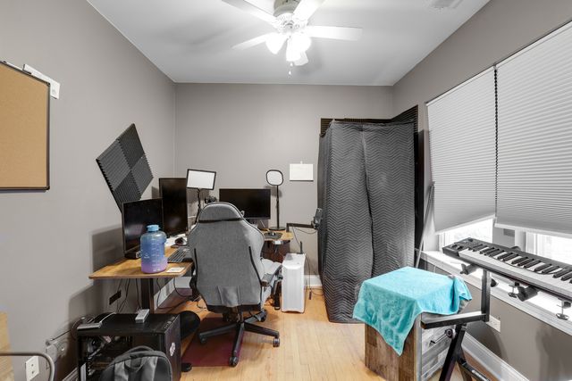 7401 N Hoyne Avenue 3, Chicago, IL 60645