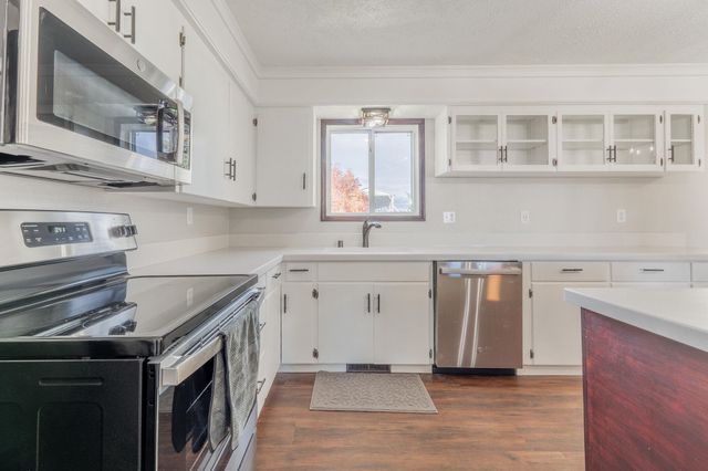 7824 W Dahl Rd, Deer Park, WA 99006