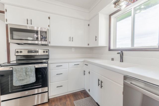 7824 W Dahl Rd, Deer Park, WA 99006
