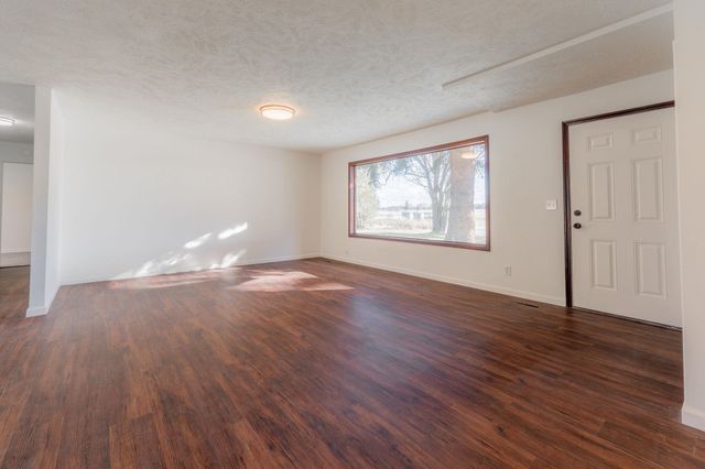 7824 W Dahl Rd, Deer Park, WA 99006