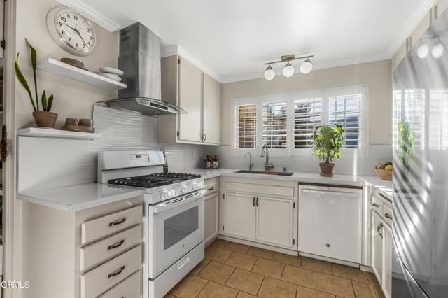 521 W Santa Cruz Street, Santa Paula, CA 93060