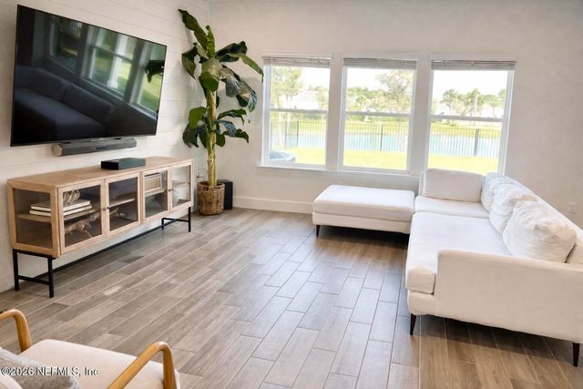 242 KILLARNEY Avenue, St. Johns, FL 32259