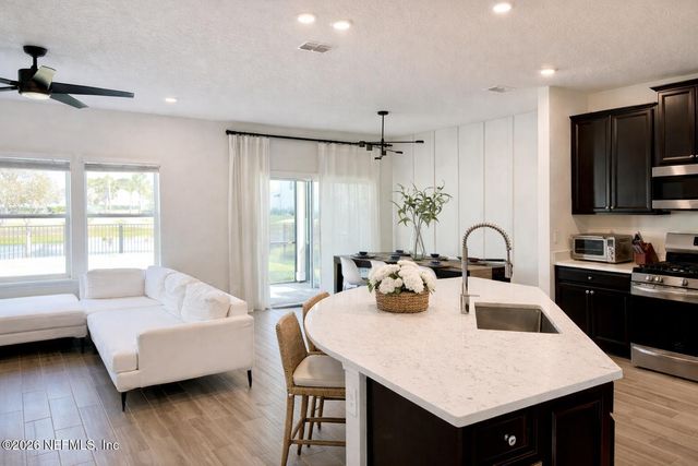 242 KILLARNEY Avenue, St. Johns, FL 32259