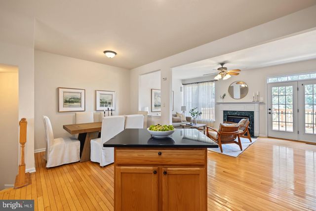 1455 FAWN HOLLOW LN, Woodbridge, VA 22191