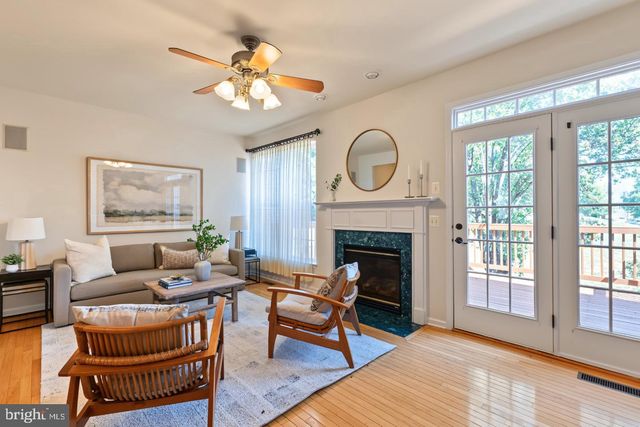 1455 FAWN HOLLOW LN, Woodbridge, VA 22191