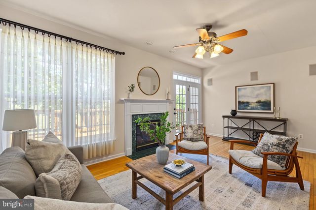 1455 FAWN HOLLOW LN, Woodbridge, VA 22191