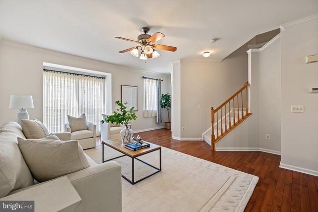 1455 FAWN HOLLOW LN, Woodbridge, VA 22191