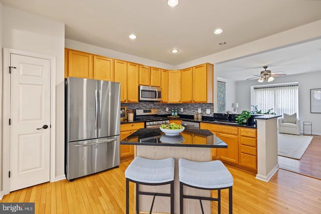 1455 FAWN HOLLOW LN, Woodbridge, VA 22191