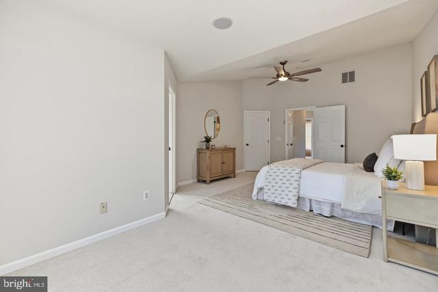 1455 FAWN HOLLOW LN, Woodbridge, VA 22191