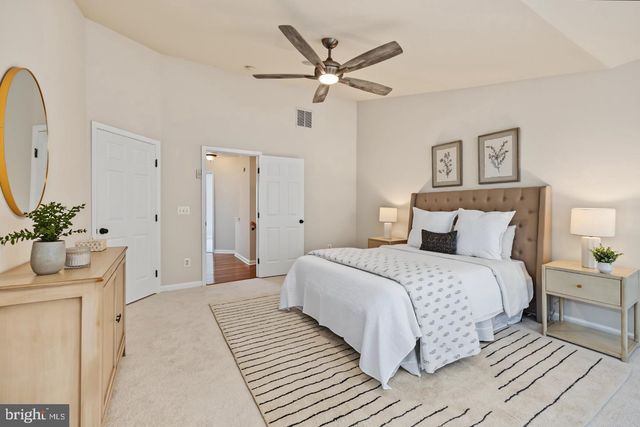 1455 FAWN HOLLOW LN, Woodbridge, VA 22191