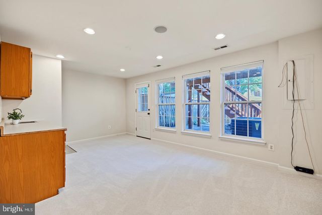 1455 FAWN HOLLOW LN, Woodbridge, VA 22191
