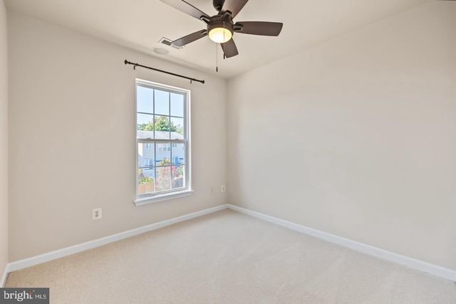 1455 FAWN HOLLOW LN, Woodbridge, VA 22191