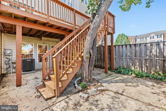 1455 FAWN HOLLOW LN, Woodbridge, VA 22191