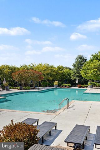 1455 FAWN HOLLOW LN, Woodbridge, VA 22191