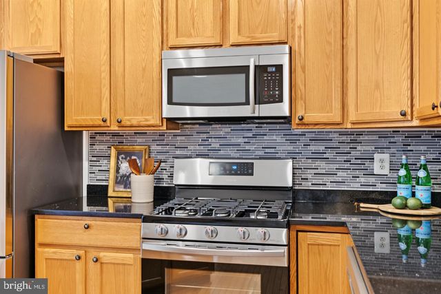 1455 FAWN HOLLOW LN, Woodbridge, VA 22191