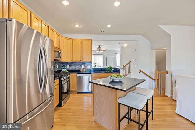 1455 FAWN HOLLOW LN, Woodbridge, VA 22191