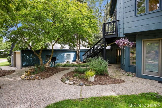 36 Union Street, Douglas, MI 49406