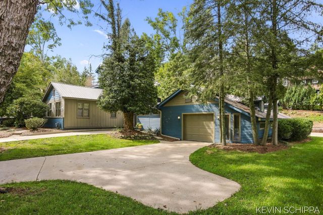 36 Union Street, Douglas, MI 49406