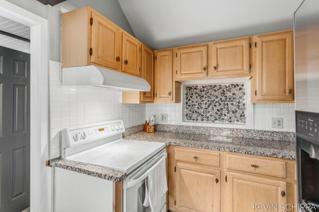 36 Union Street, Douglas, MI 49406