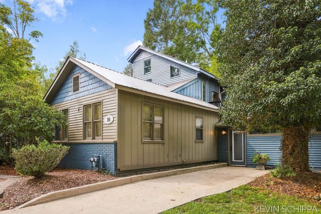 36 Union Street, Douglas, MI 49406